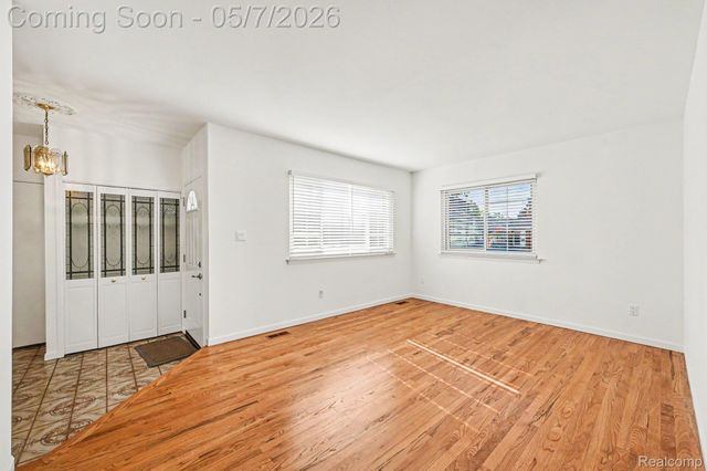 39106 Ross Street, Livonia, MI 48154