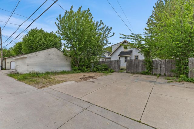 2915 Logan Avenue N, Minneapolis, MN 55411