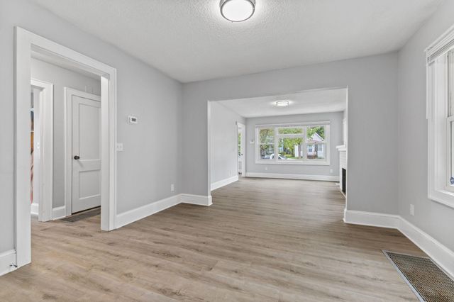 2915 Logan Avenue N, Minneapolis, MN 55411