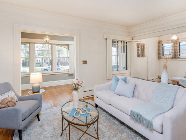 1945 Portland Avenue, Saint Paul, MN 55104