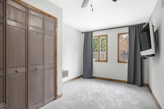 45073 Grant Park, Utica, MI 48317