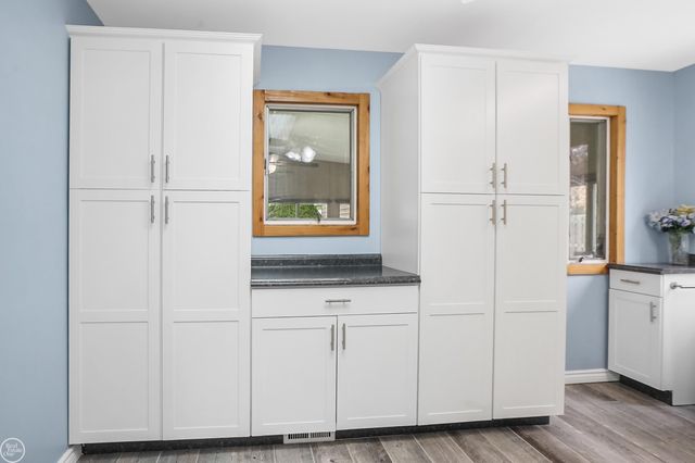 45073 Grant Park, Utica, MI 48317
