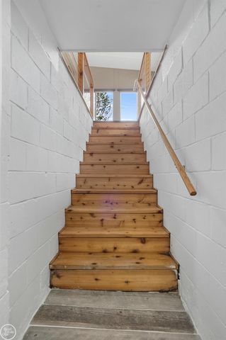 45073 Grant Park, Utica, MI 48317