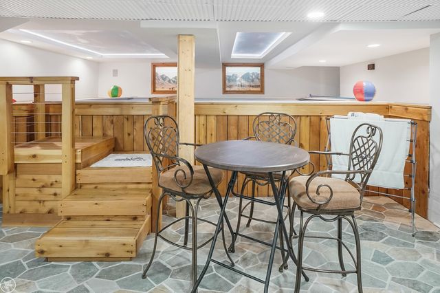 45073 Grant Park, Utica, MI 48317