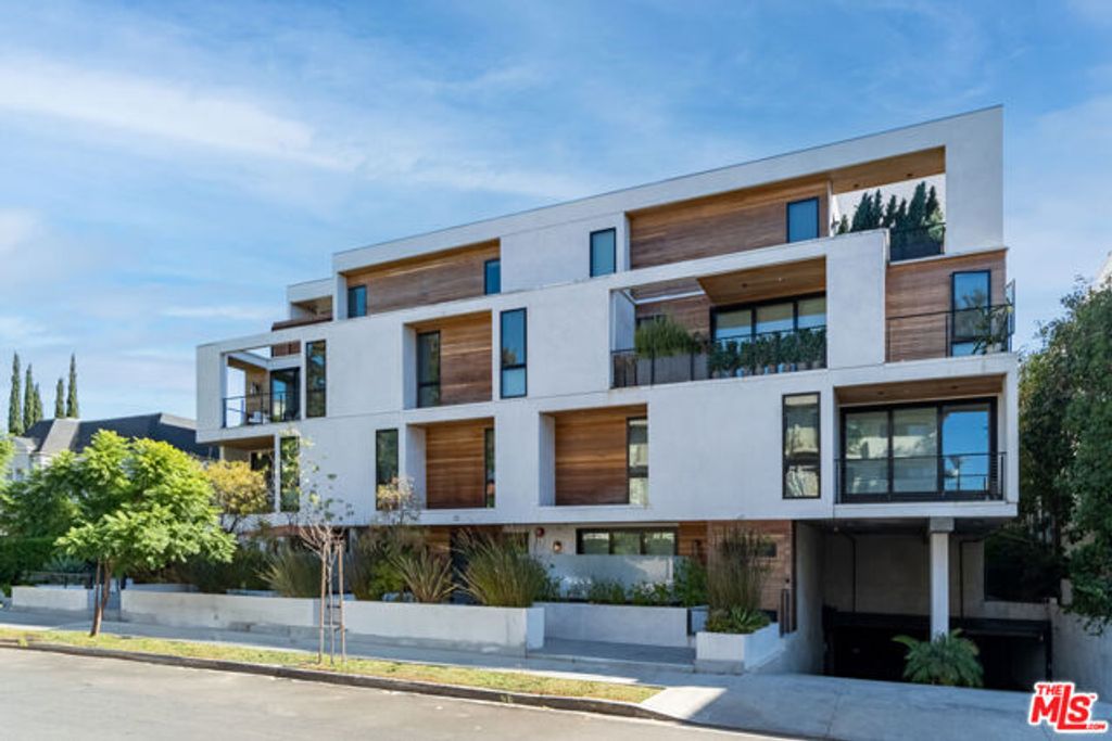 132 N Swall Drive 202, Los Angeles, CA 90048