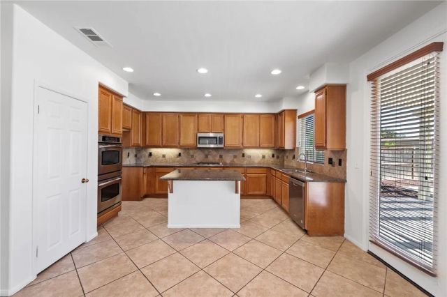 27876 Post Oak, Murrieta, CA 92562