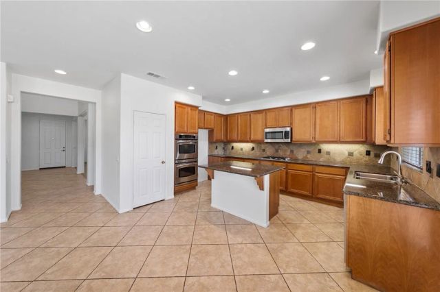 27876 Post Oak, Murrieta, CA 92562