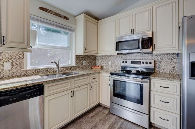 100 Holmes Road, Warwick, RI 02888