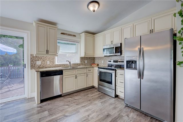 100 Holmes Road, Warwick, RI 02888