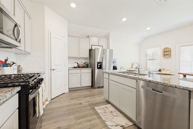 756 Daybreak Lane, Lavon, TX 75166