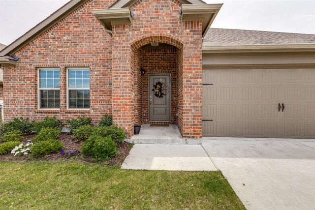 756 Daybreak Lane, Lavon, TX 75166