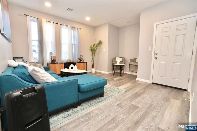 172-176 Delavan Avenue, Newark, NJ 07104