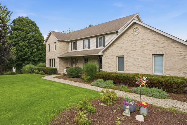 8N055 Secretariat Court, St. Charles, IL 60175