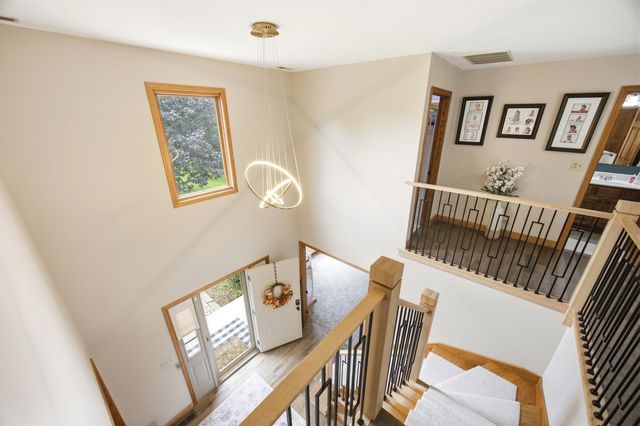 8N055 Secretariat Court, St. Charles, IL 60175
