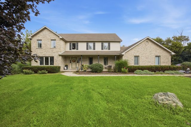 8N055 Secretariat Court, St. Charles, IL 60175
