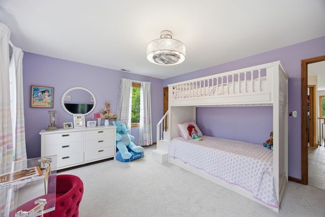 8N055 Secretariat Court, St. Charles, IL 60175