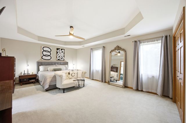 8N055 Secretariat Court, St. Charles, IL 60175