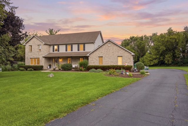 8N055 Secretariat Court, St. Charles, IL 60175