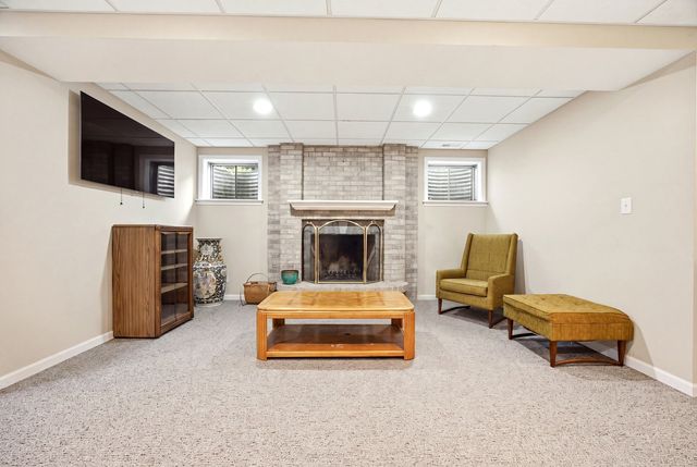 8N055 Secretariat Court, St. Charles, IL 60175