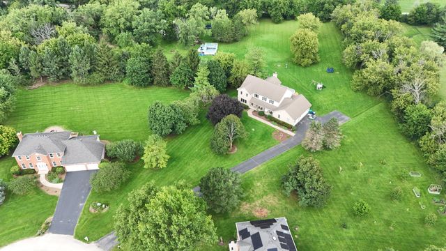 8N055 Secretariat Court, St. Charles, IL 60175