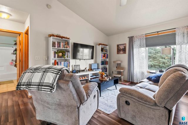 7208 W 66th St Street, Sioux Falls, SD 57106