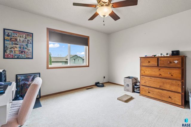 7208 W 66th St Street, Sioux Falls, SD 57106