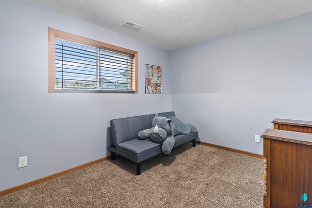 7208 W 66th St Street, Sioux Falls, SD 57106