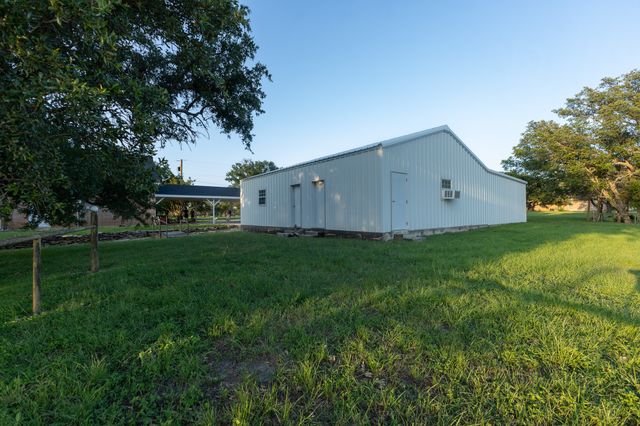 3100 Shady Oaks Drive, Brownwood, TX 76801