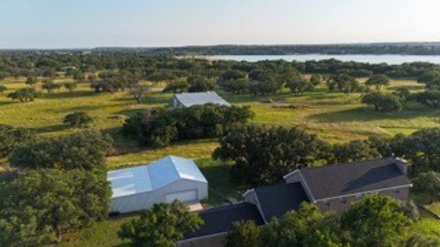 3100 Shady Oaks Drive, Brownwood, TX 76801