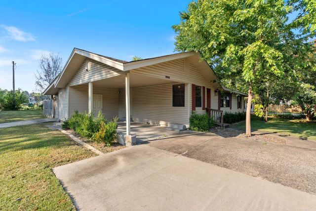 1951 Torreyson Street, Conway, AR 72034