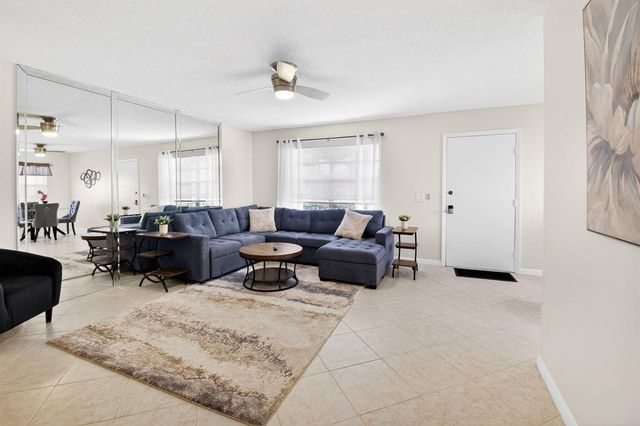 173 Flanders D, Delray Beach, FL 33484