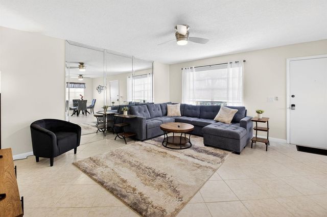 173 Flanders D, Delray Beach, FL 33484