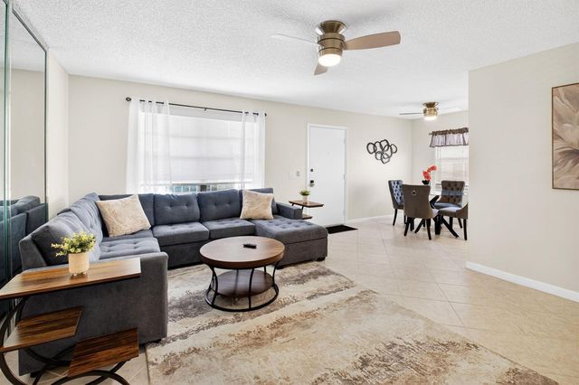 173 Flanders D, Delray Beach, FL 33484