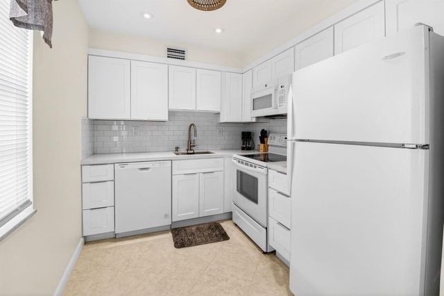 173 Flanders D, Delray Beach, FL 33484