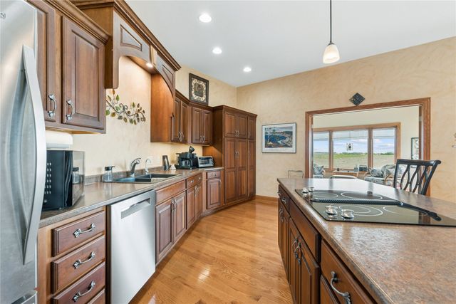 6078 Highway T-38 Highway N, Grinnell, IA 50112