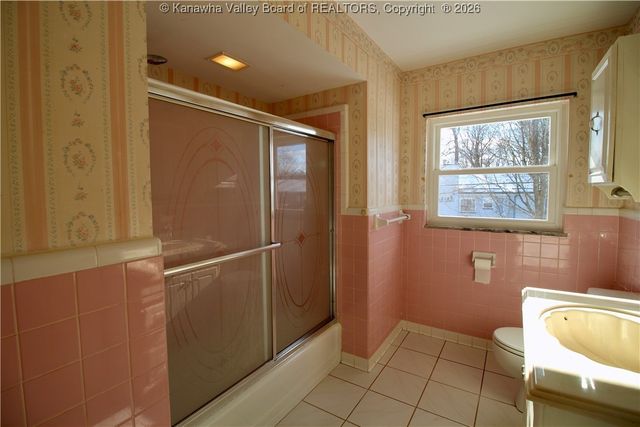 5140 Briar Road, Cross Lanes, WV 25313