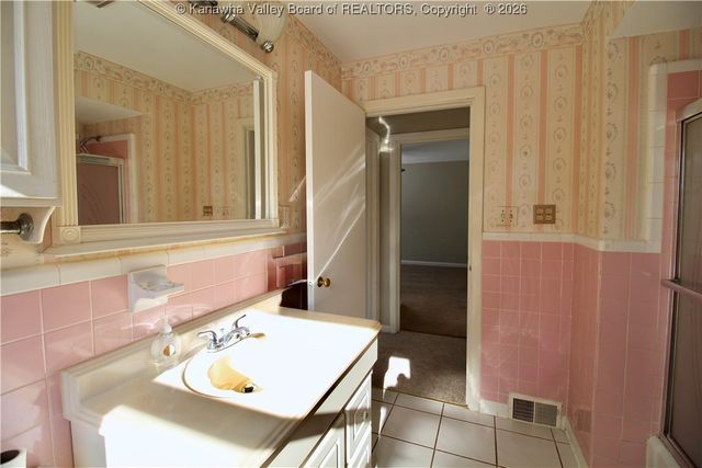 5140 Briar Road, Cross Lanes, WV 25313