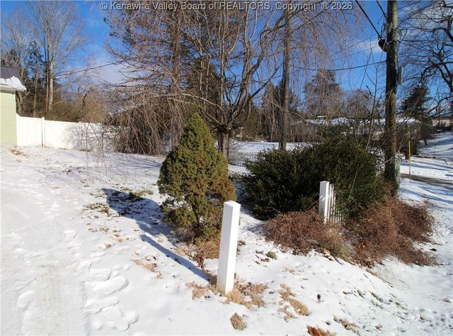 5140 Briar Road, Cross Lanes, WV 25313