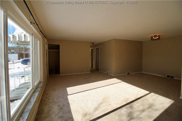 5140 Briar Road, Cross Lanes, WV 25313