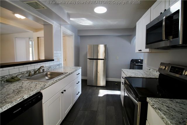 5140 Briar Road, Cross Lanes, WV 25313