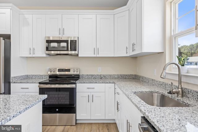 26 HARBOR CT, Montross, VA 22520