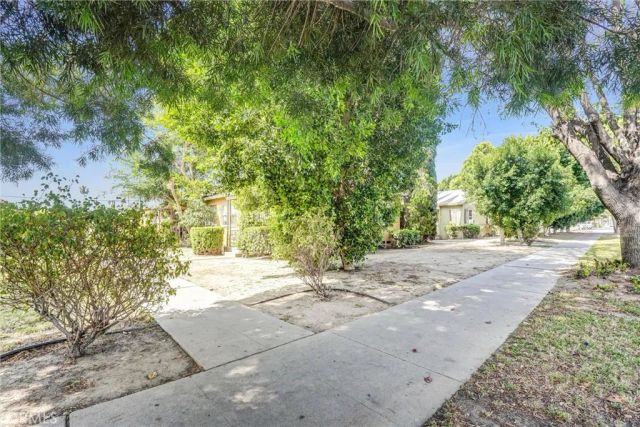 15212 Victory Blvd, Van Nuys, CA 91411