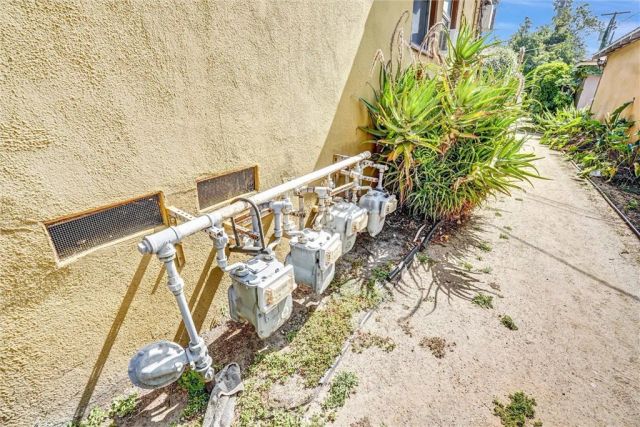 15212 Victory Blvd, Van Nuys, CA 91411