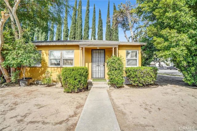 15212 Victory Blvd, Van Nuys, CA 91411