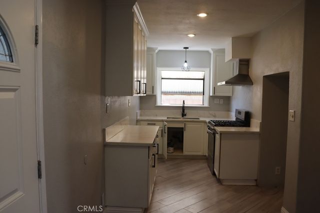 15709 Lassen Street, Granada Hills, CA 91343
