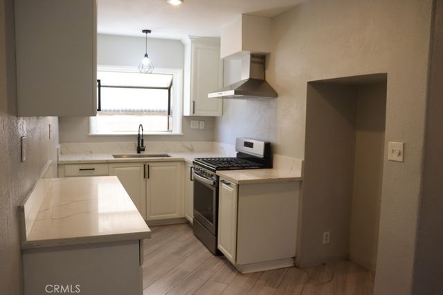 15709 Lassen Street, Granada Hills, CA 91343