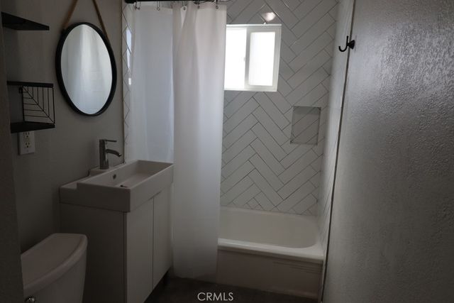 15709 Lassen Street, Granada Hills, CA 91343