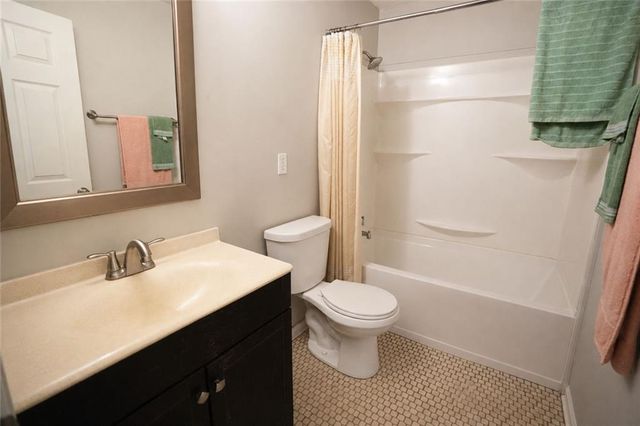 8265 Park Ridge Drive, Riverdale, GA 30274