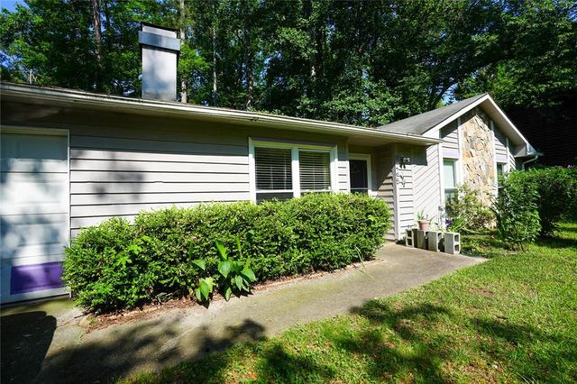 8265 Park Ridge Drive, Riverdale, GA 30274