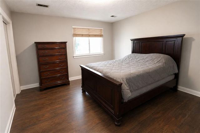 8265 Park Ridge Drive, Riverdale, GA 30274